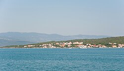 Klimno, pogled s mora.