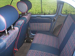 Unutrašnjost modela Renaulta 4 iz 1987. godine