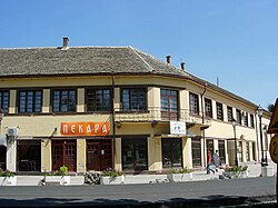 Zgrada mjesnoga odbora, gdje je do 1945. bila katolička crkva