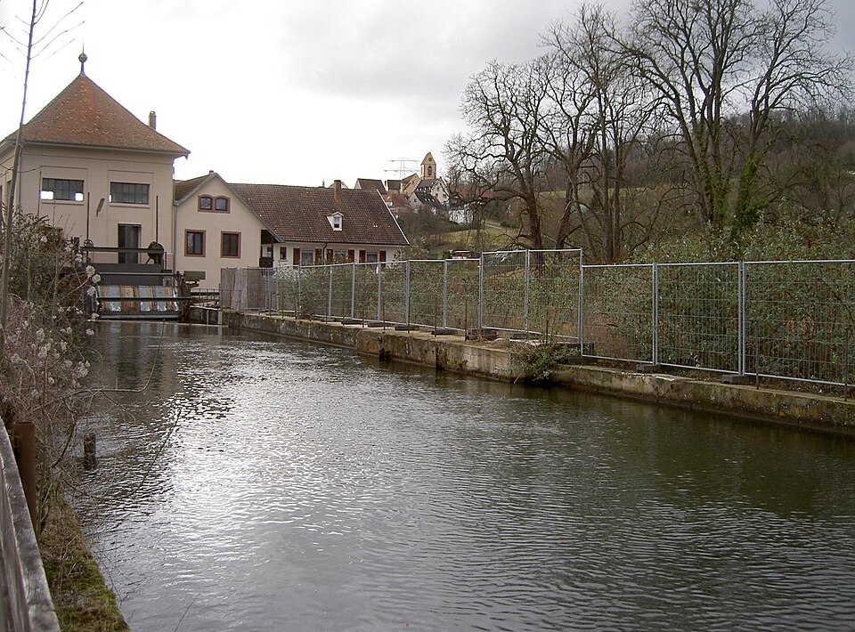 Datoteka:Wasserkraftwerk Rötteln.JPG
