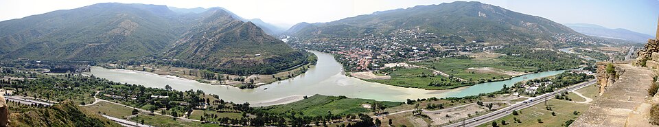 Panorama grada na obje rijeke