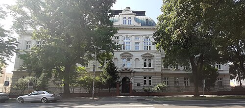 Gimnazija Bjelovar sprijeda