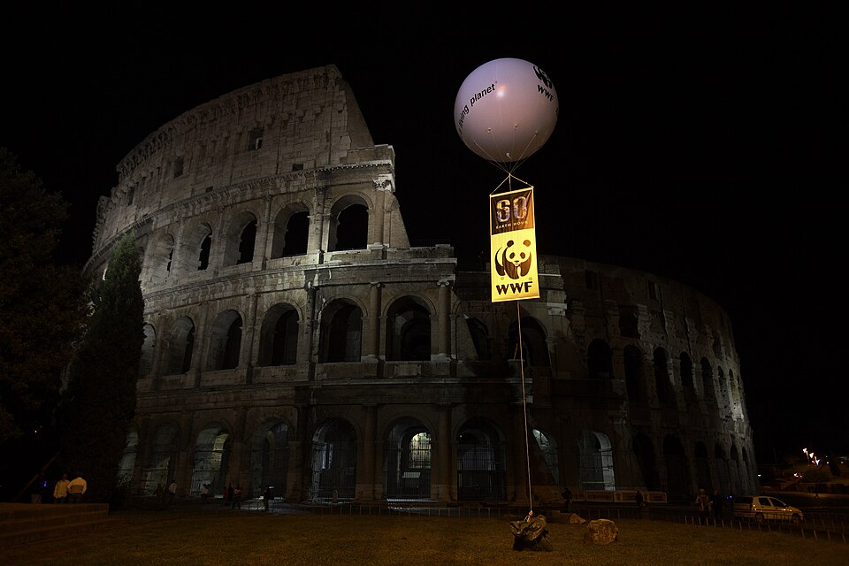 Datoteka:Colosseum Earth Hour.jpg