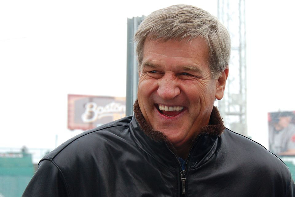 Bobby Orr, branič Bostona, povezao je 1970. rekordne četiri nagrade u jednoj sezoni: Hartovu za najboljeg igrača regularnog dijela prvenstva, Smytheovu za najboljeg igrača doigravanja, Rossovu za bodovno najučinkovitijeg igrača i Norrisovu za najboljeg braniča.