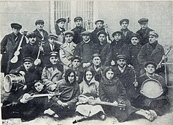 Prvi azerbajdžanski orkestar narodnih glazbala 1932. godine.
