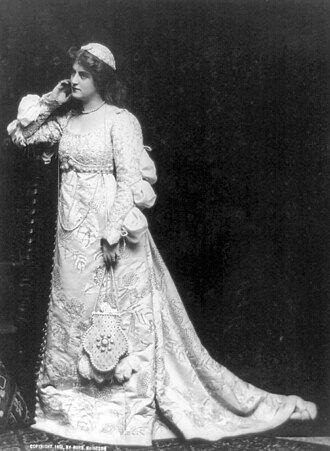 Američka glumica Maxine Elliott, odjevena za ulogu Portije, 1901.