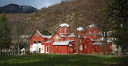 Srednjovjekovni spomenici na Kosovu Manastir Pećka patrijarhija