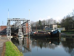 Četiri ustave na Središnjem valonskom kanalu kod Environsa, La Louvièrea i Le Roeulxa
