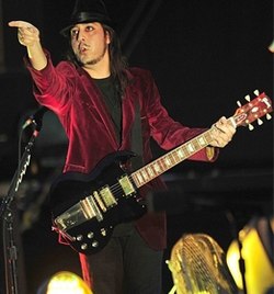 Daron Malakian – vokal, gitara (1994.-)