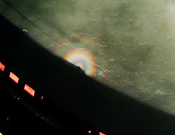 Glorija s više prstenova.