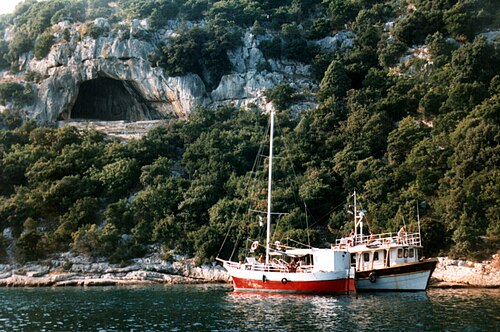 Piratska spilja i brodići
