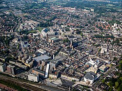 Panoramski snimak grada iz 2005.