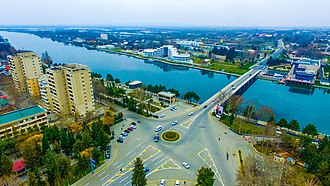 Most preko rijeke Kure u Mingečauru