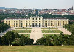 Palača Schönbrunn s vrtovima