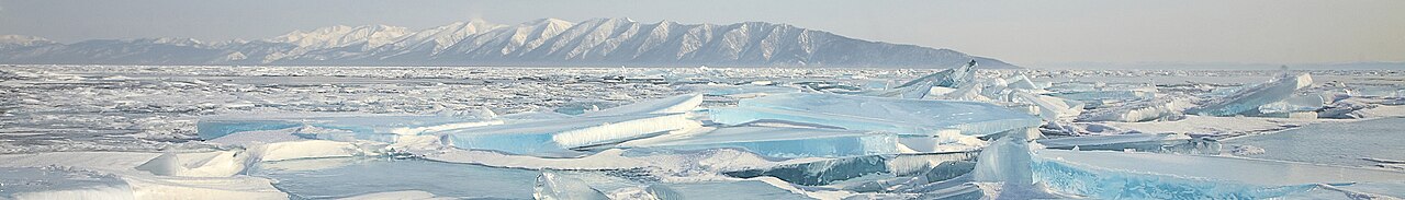 Panorama Bajkalskog jezera pod ledom kod poluotoka Sveti Nos 2002. god.