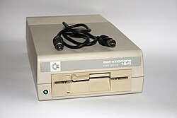 Commodore 1541C disketna jedinica, 2. model.