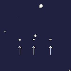 Montaža slika ponovnog otkrića Temista, snimljenih 21. studenoga 2000. Tri slike, udaljene 40 minuta, nalaze se na površini.Temisto (strelice) se pomiče s desna na lijevo za to vrijeme.