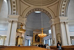 Unutrašnjost, pogled naprijed