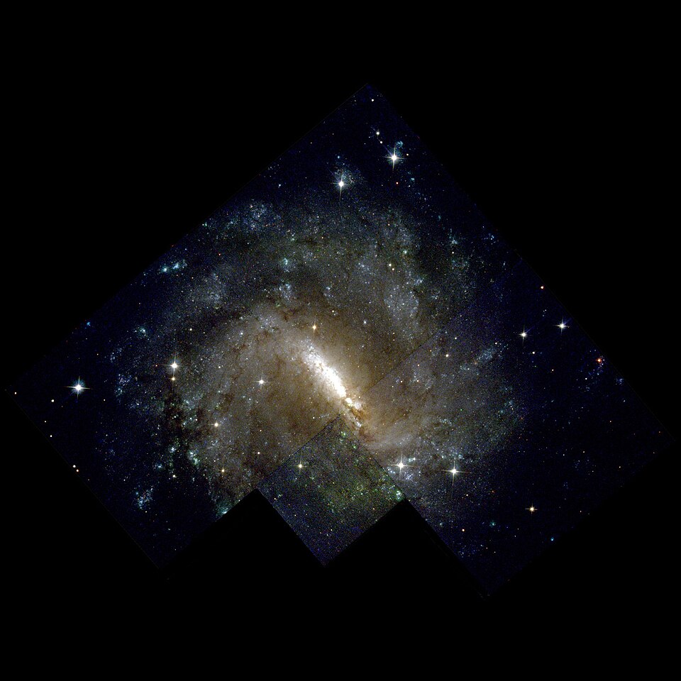 Datoteka:NGC3059-hst-R814G606B450.jpg