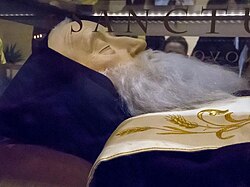 Tijelo svetog Leopolda Mandića u Župi sv. Leopolda Bogdana Mandića u zagrebačkoj Dubravi 2016. godine.