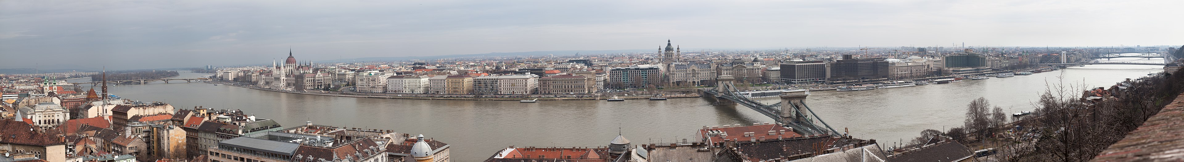 Panorama Budimpešte s Budimskog dvorca