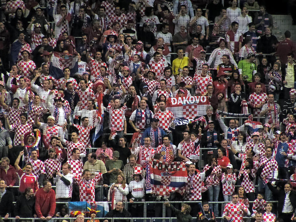 Datoteka:Croatian fans.jpg