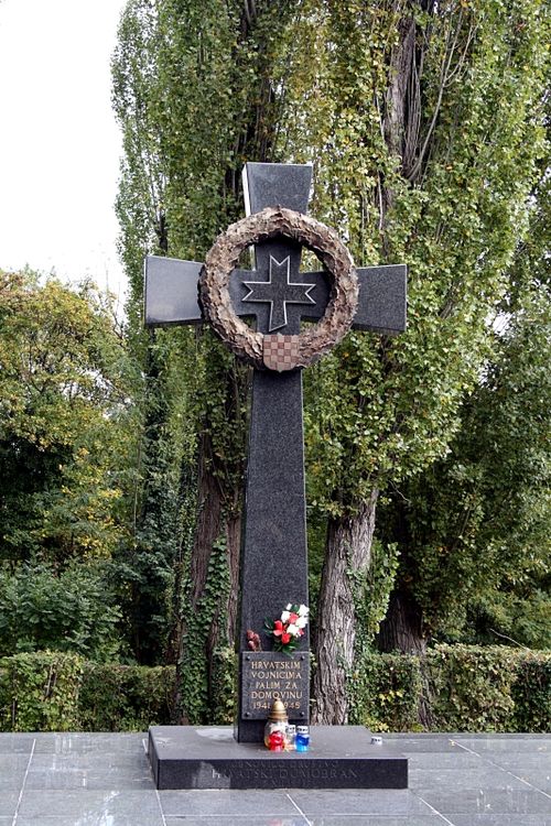 Datoteka:Spomenik hrvatskim domobranima Mirogoj.jpg